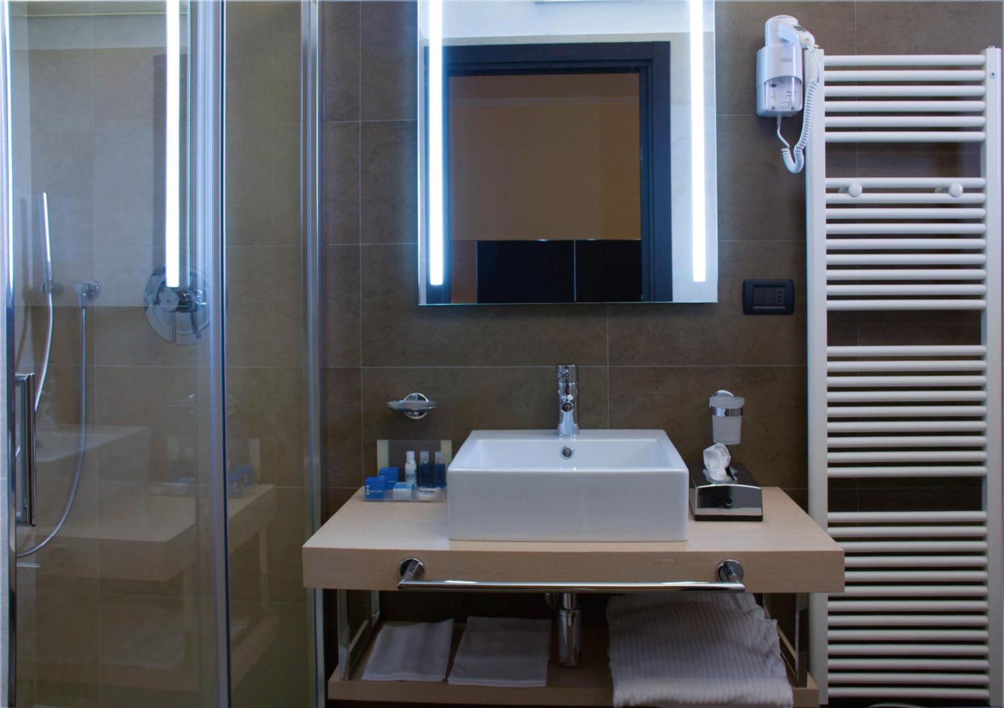 Hotel Imperial San Benedetto del Tronto Exteriör bild