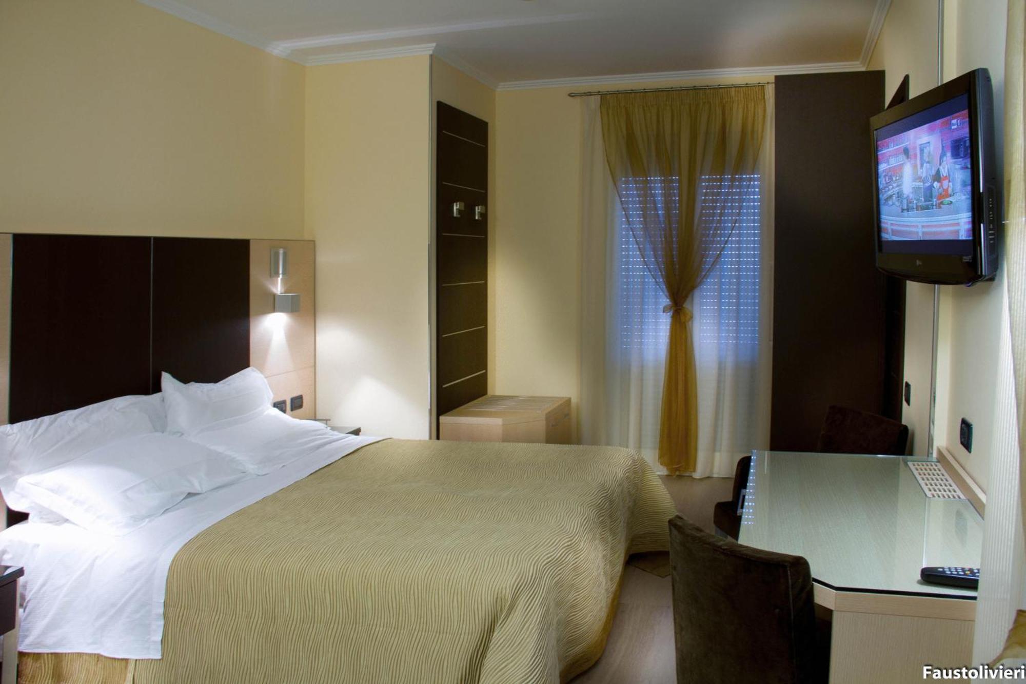 Hotel Imperial San Benedetto del Tronto Exteriör bild