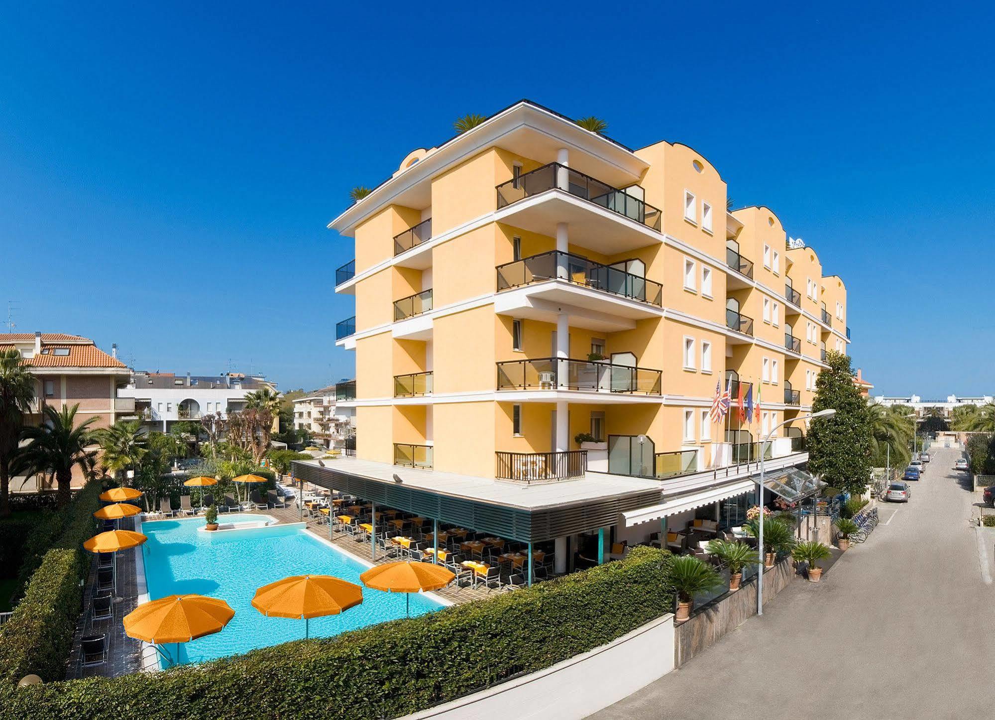 Hotel Imperial San Benedetto del Tronto Exteriör bild