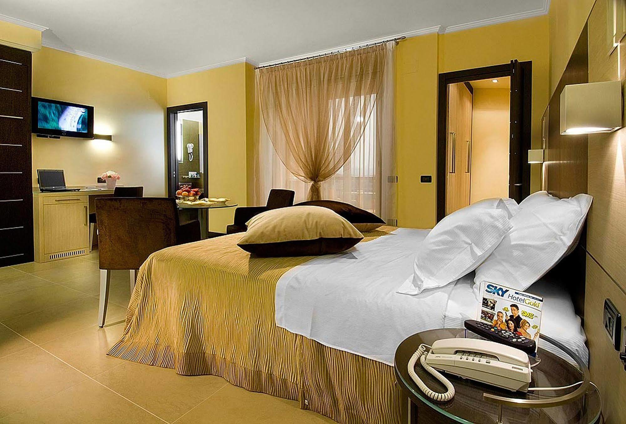 Hotel Imperial San Benedetto del Tronto Exteriör bild