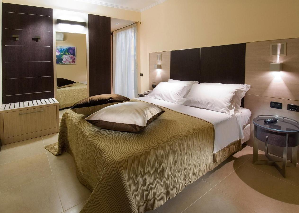 Hotel Imperial San Benedetto del Tronto Rum bild